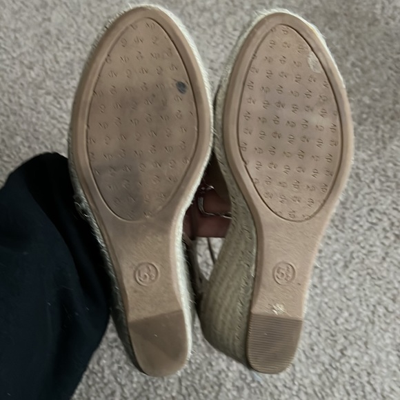 DV by Dolce Vita Tan Tie-Up Wedge Espadrilles - Picture 5 of 5